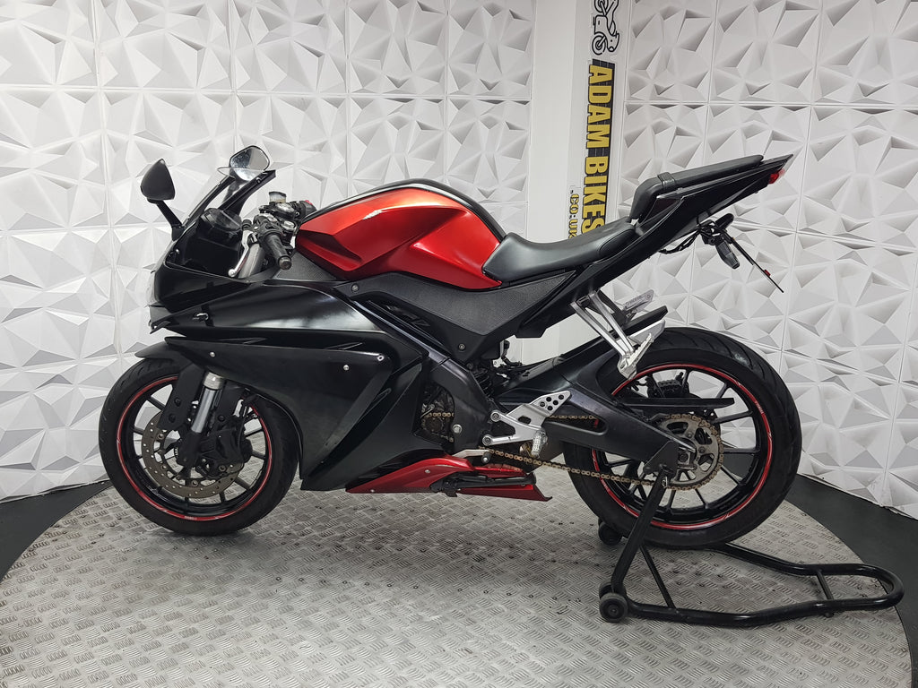 2015 YAMAHA YZF R125 ABS