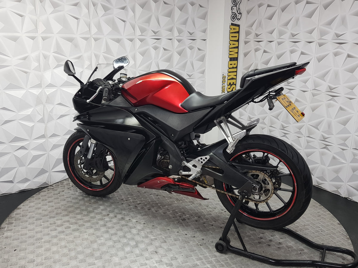 2015 YAMAHA YZF R125 ABS