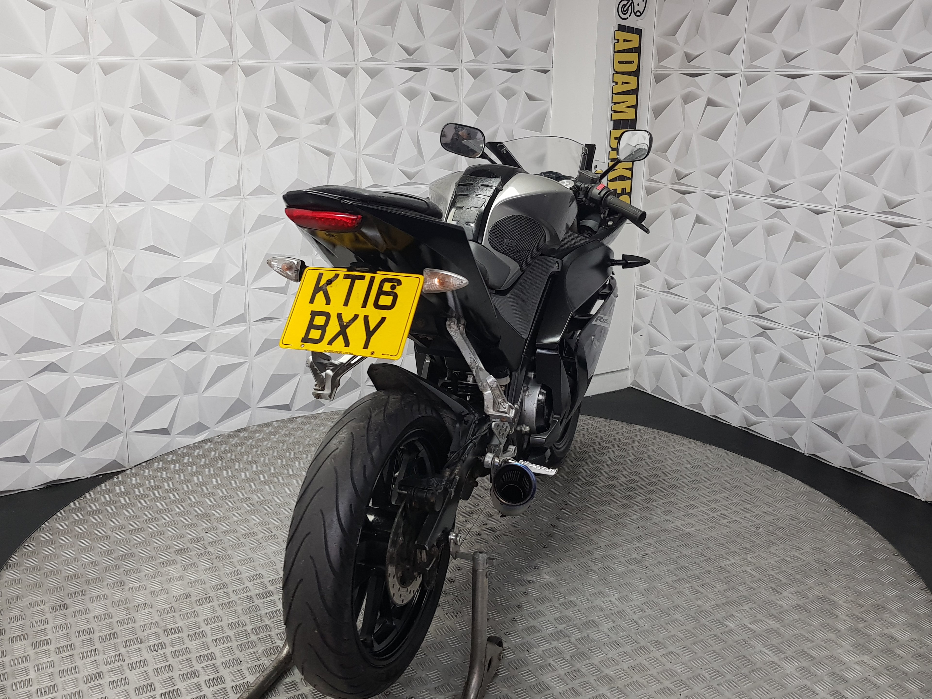 2016 YAMAHA YZF R125