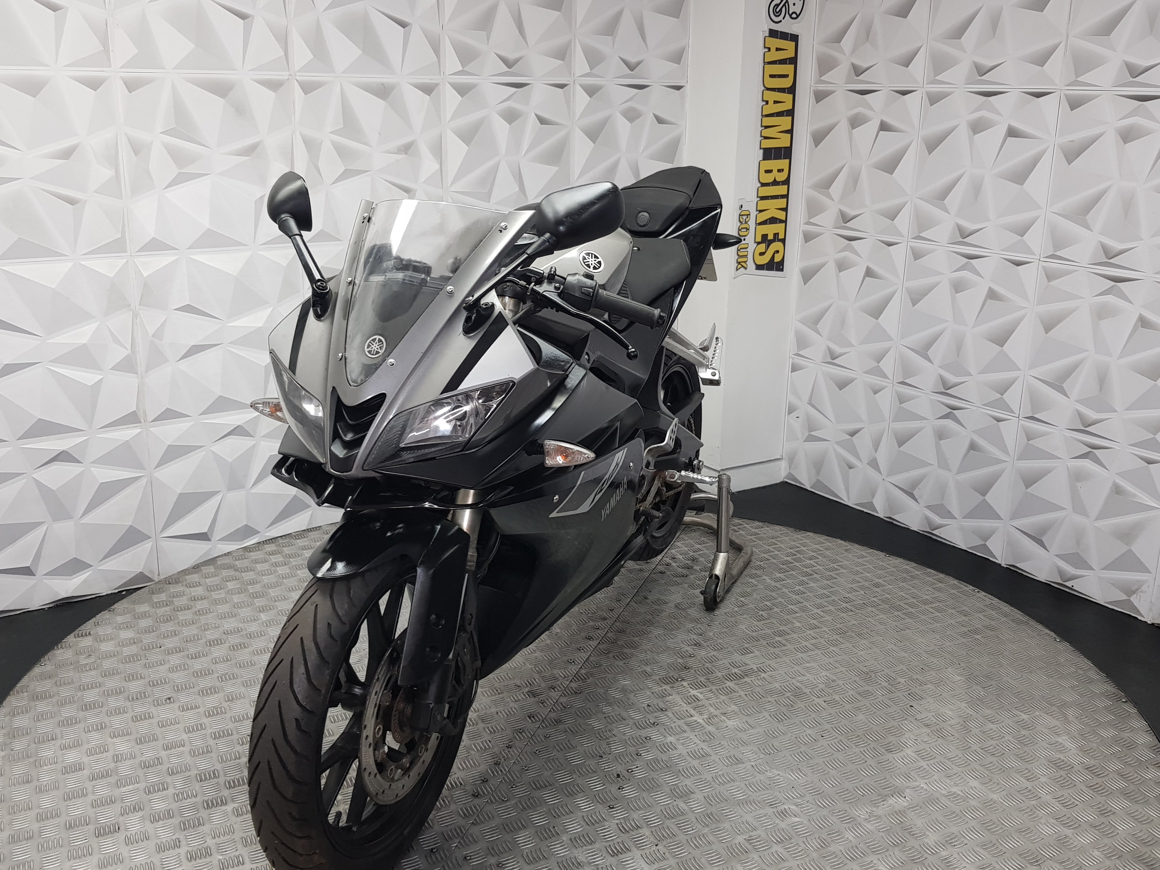 2016 YAMAHA YZF R125