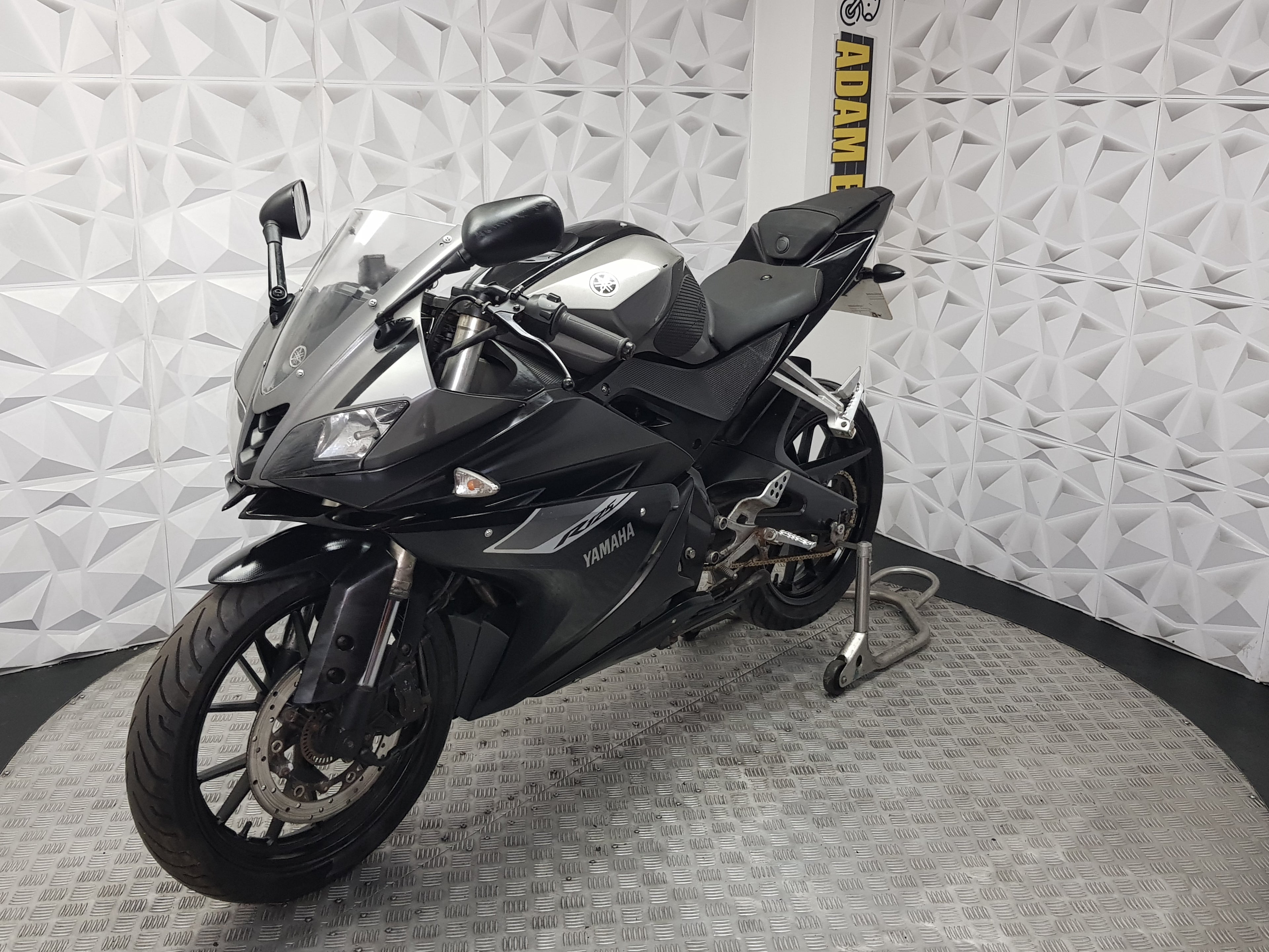 2016 YAMAHA YZF R125