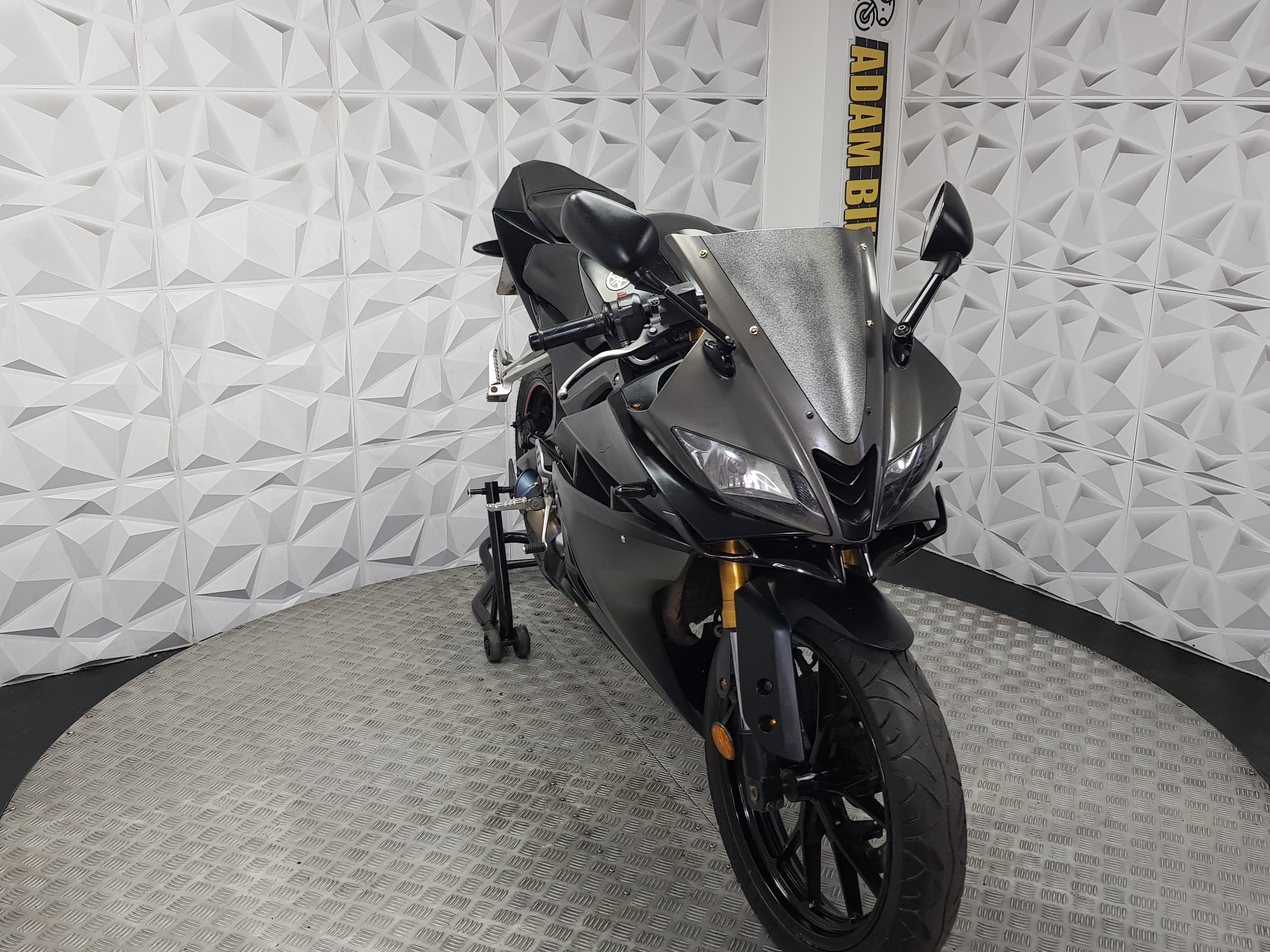 2014 YAMAHA YZF R125