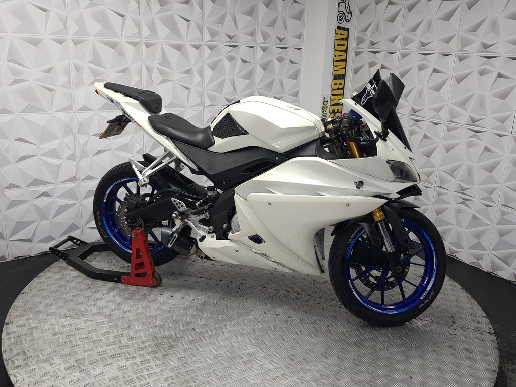 2016 YAMAHA R125 ABS