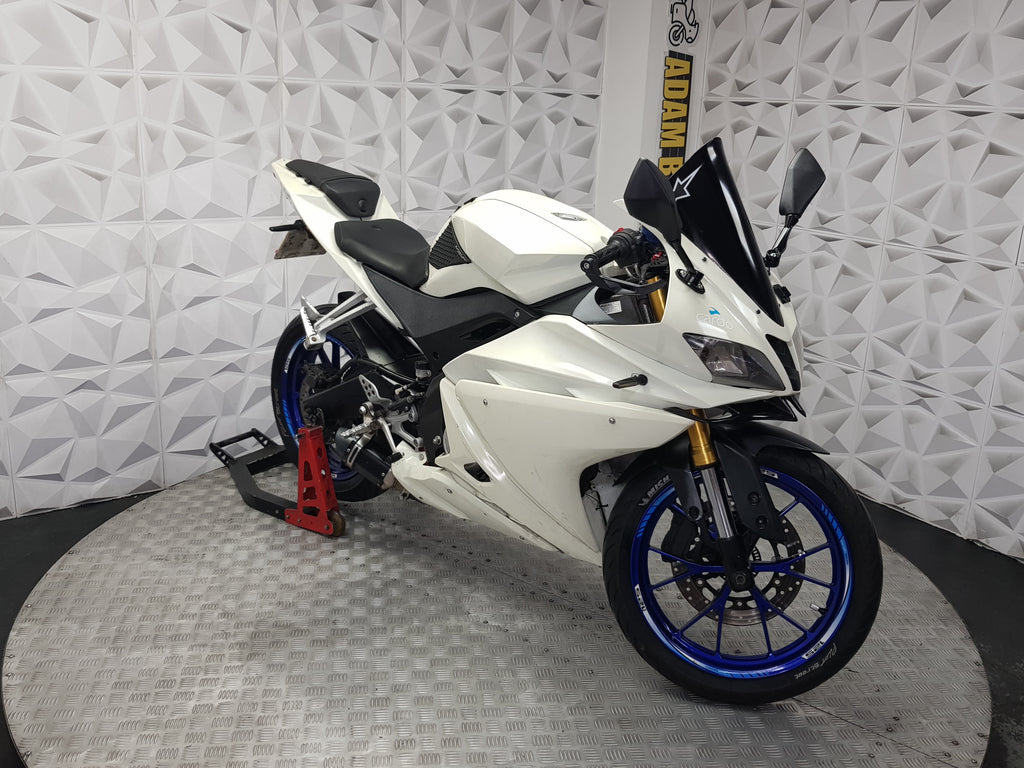 2016 YAMAHA R125 ABS