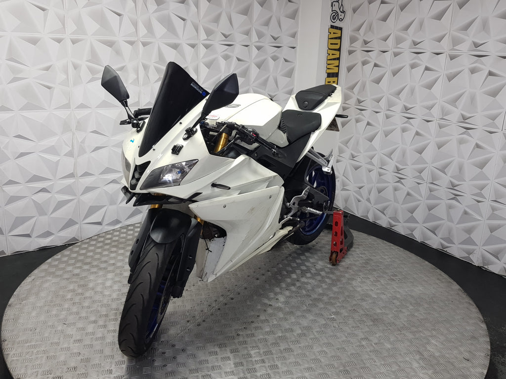 2016 YAMAHA R125 ABS