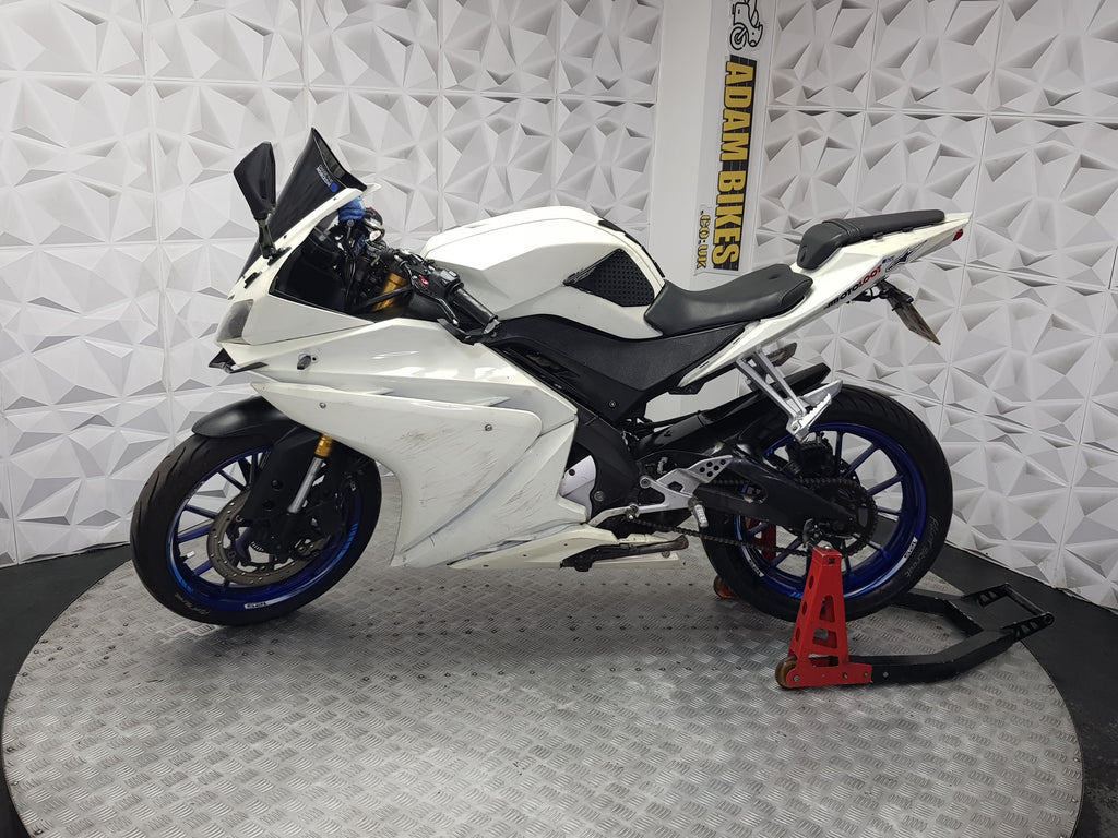 2016 YAMAHA R125 ABS