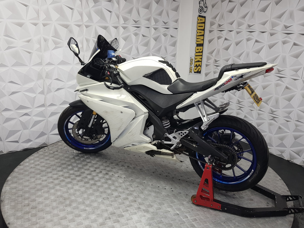 2016 YAMAHA R125 ABS