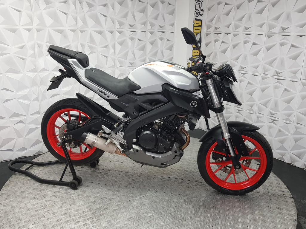 2015 YAMAHA MT125 ABS
