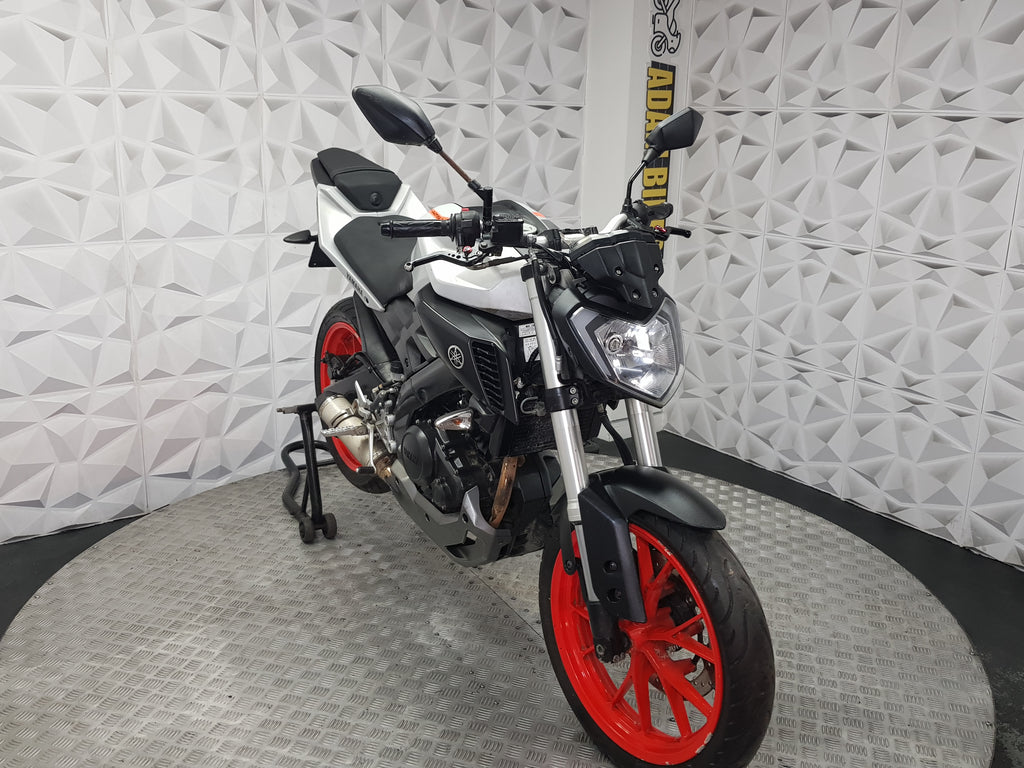 2015 YAMAHA MT125 ABS