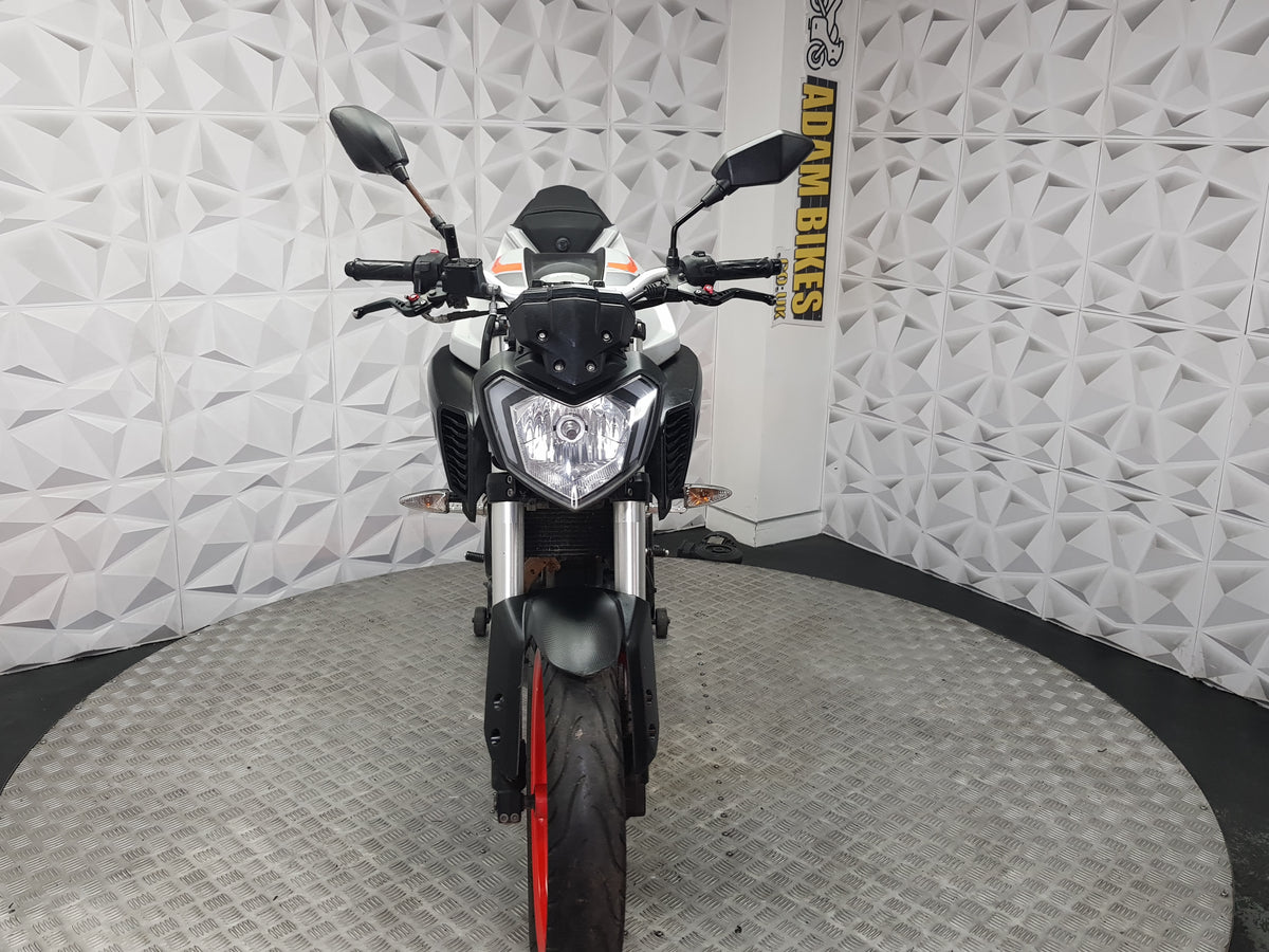 2015 YAMAHA MT125 ABS