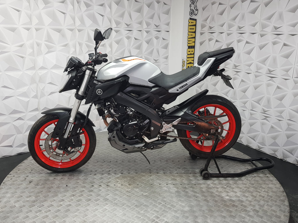 2015 YAMAHA MT125 ABS