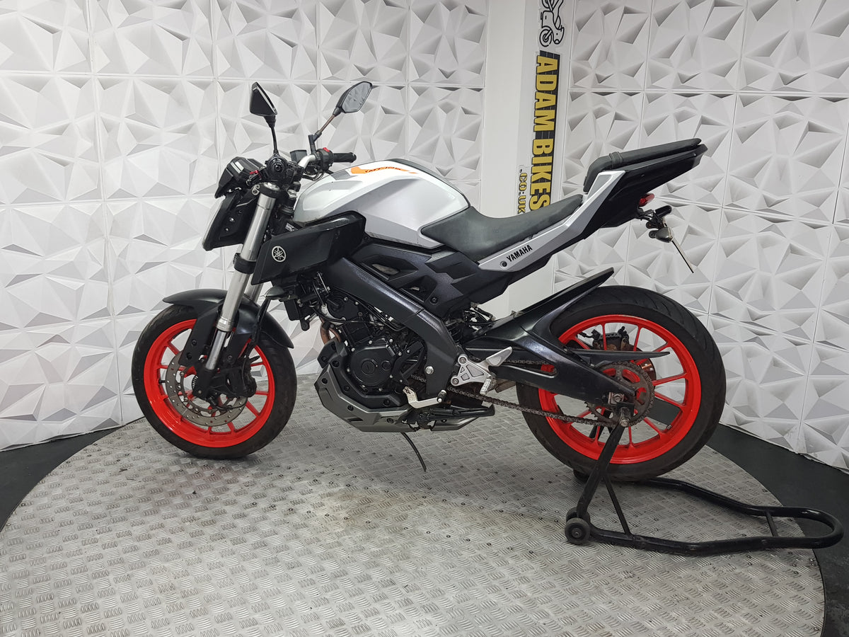 2015 YAMAHA MT125 ABS