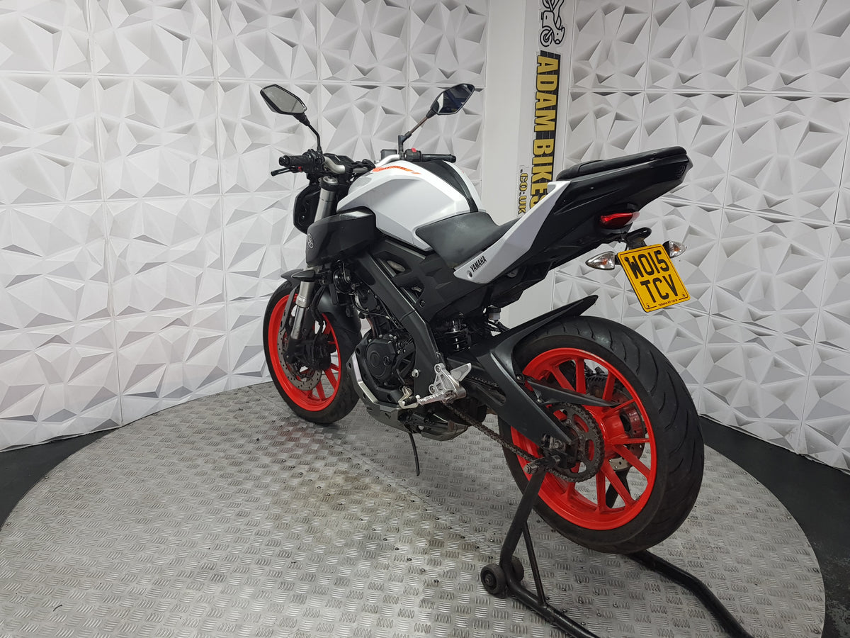 2015 YAMAHA MT125 ABS