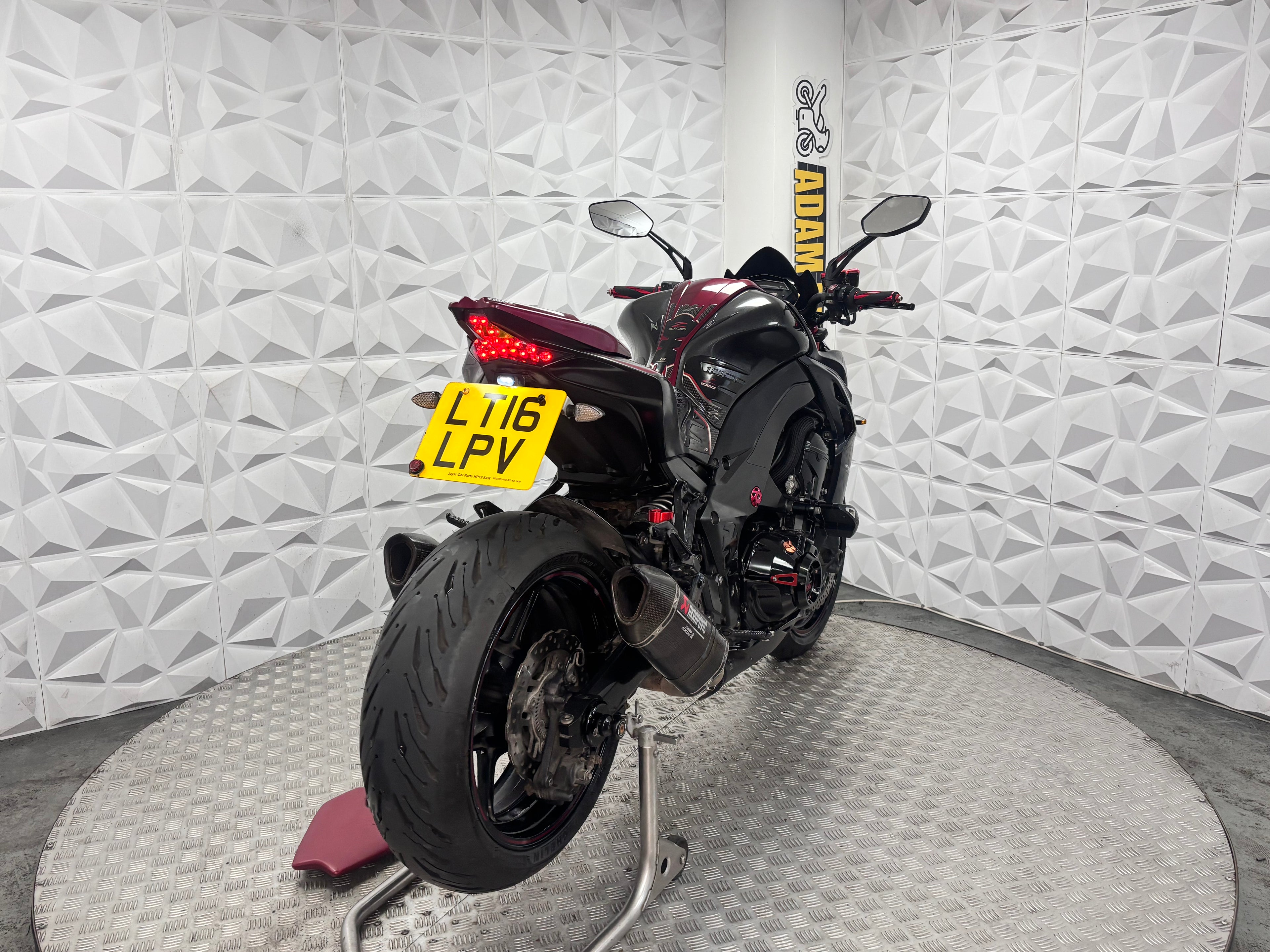 2016 Kawasaki ZR1000
